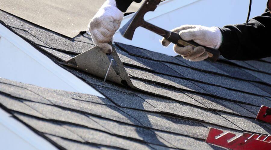 Professional gutter cleaning in Bridgeport, AL